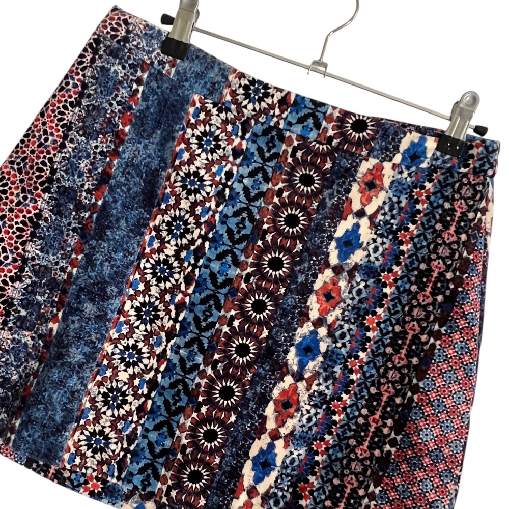 Bershka Women's A-Line‎ Mini Skirt Geometric Print Zip Fly Size L